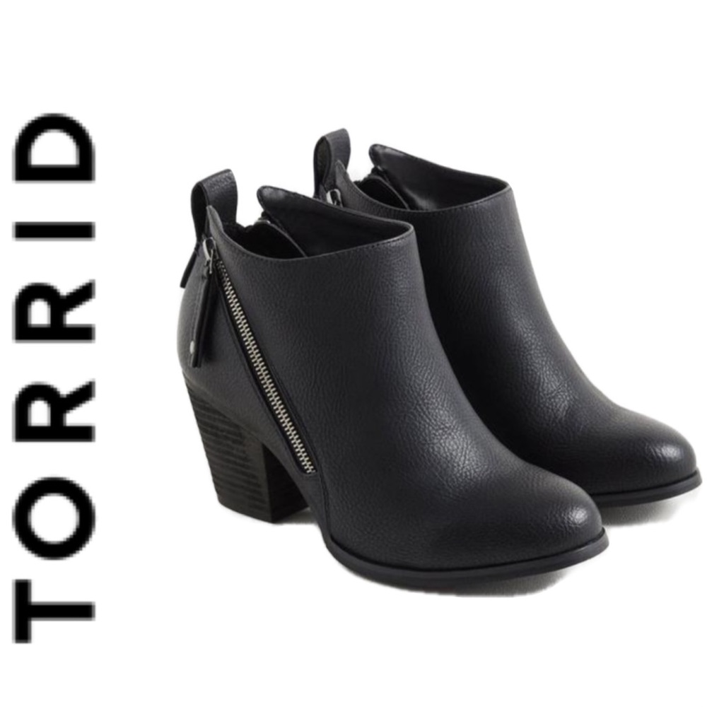 TORRID SIDE ZIP HEEL BOOTIES 11.5 WW